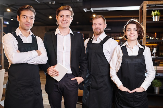 Foto team di professionisti della ristorazione