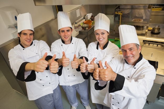 Team van Chef&#39;s geeft duimen op