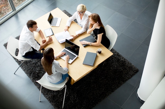 Lavoro di squadra in ufficio