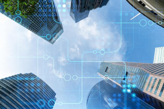 Technologiehologram over lage hoekopname van wolkenkrabbers in Singapore De grootste technische hub in Zuidoost-Azië Het concept van het ontwikkelen van codering en hightech-wetenschap Dubbele blootstelling