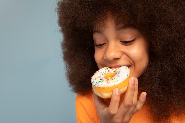 写真 十代の少女の肖像画をクローズアップ