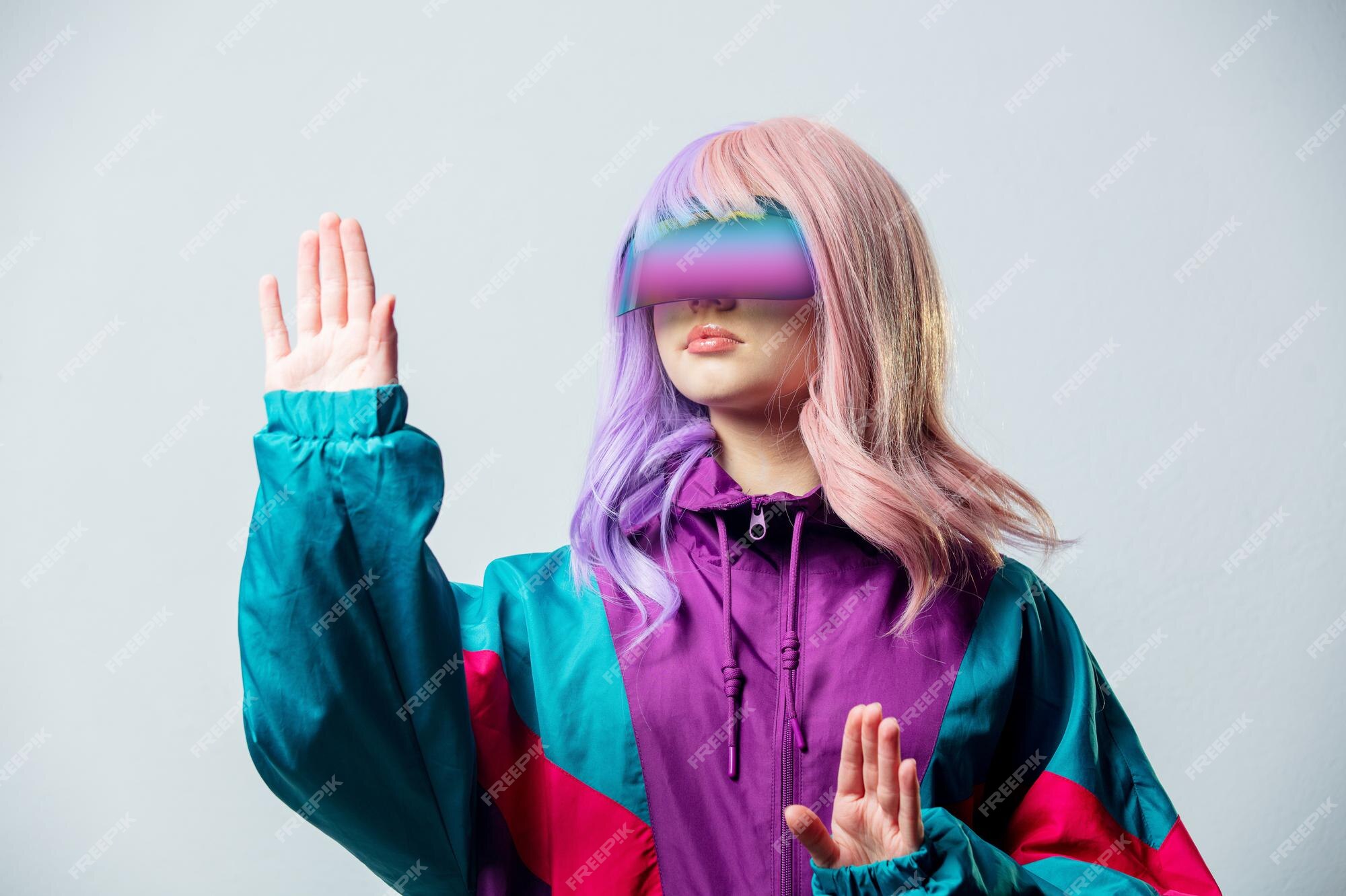 . overskud til Premium Photo | Teen girl in vr glasses and purple 80s tracksuit on gray  background
