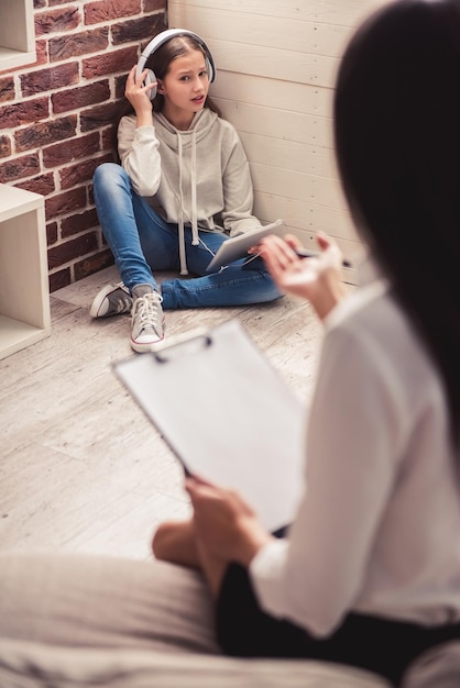 Foto adolescente presso lo psicoterapeuta