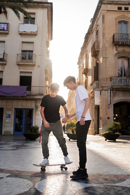 Foto stile di vita degli adolescenti in città