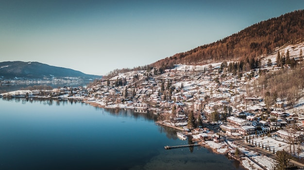 Tegernsee meer en de stad