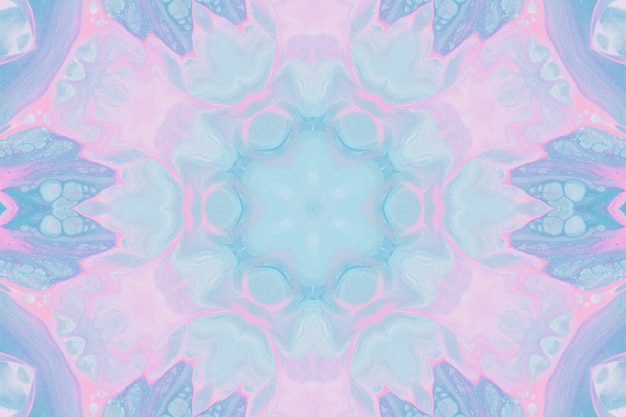 Tekenen met aquarellen, abstracte afbeeldingen voor de achtergrond. Design element, pastel roze en blauwe kleuren. Geometrische bloemen, caleidoscoopvervaging