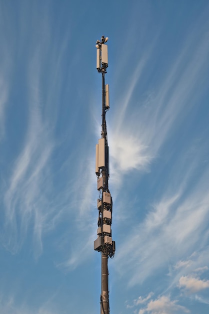 写真 通信セル タワー アンテナ。ワイヤレス通信と最新のモバイル インターネット