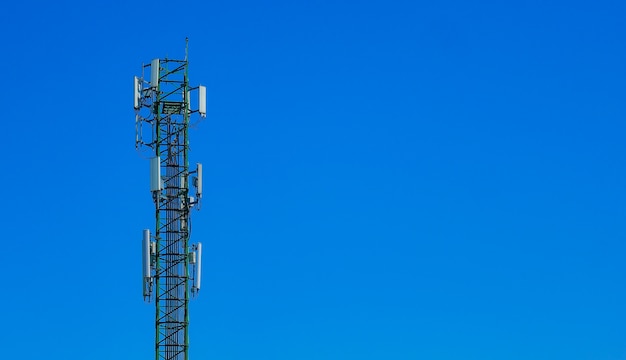 Телекоммуникационная башня - это общее описание радиомачт.