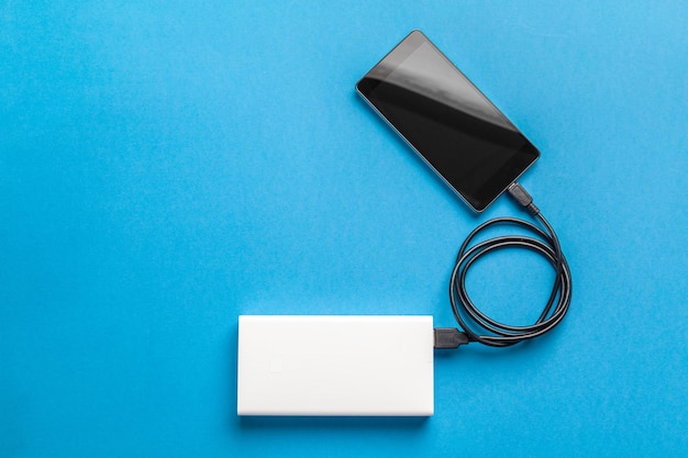 Telefoon mobiel verbinden met batterij powerbank