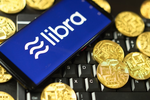 Telefoon toont Libra-logo op het scherm.