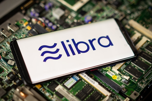 Telefoon toont Libra-logo op het scherm.