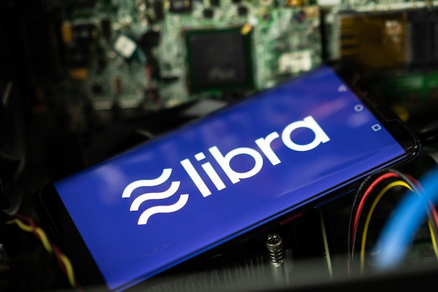 Telefoon toont Libra-logo op het scherm