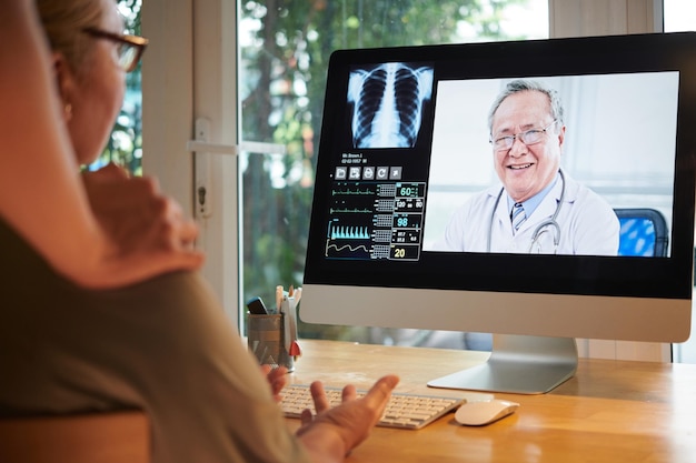 Photo telemedicine serivce for seniors