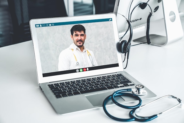 Telemedicine-service online videogesprek voor arts om actief met de patiënt te chatten