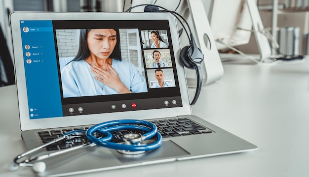 Telemedicine-service online videogesprek voor arts om actief met de patiënt te chatten