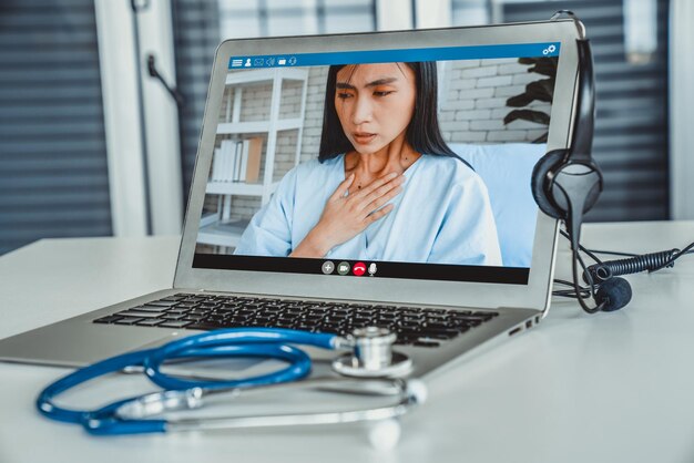 Telemedicine-service online videogesprek voor arts om actief met de patiënt te chatten