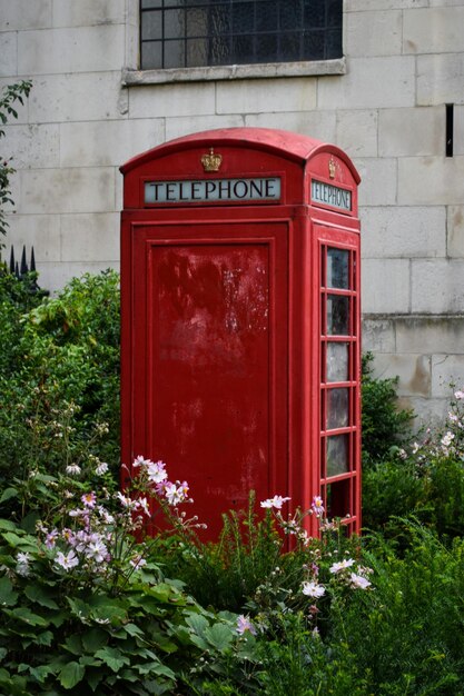 写真 イギリス、ロンドンの電話小屋