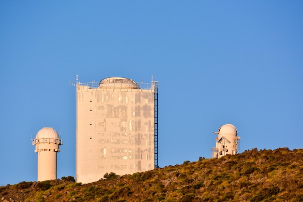 Telescopen van het astronomische observatorium Teide in Tenerife, Spanje.