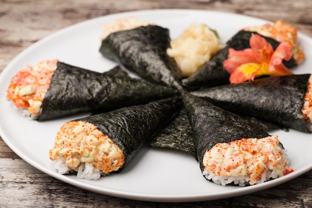 Temaki-sushi