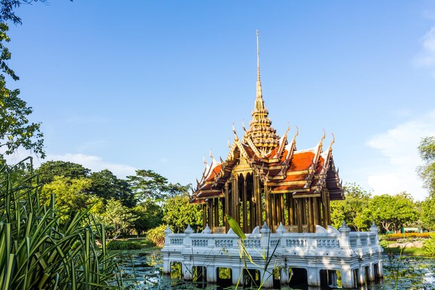 Foto tempel tegen bouw