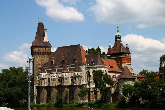 Tempel tegen de hemel