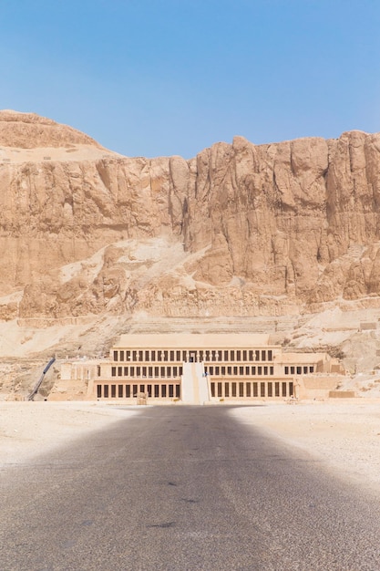 Tempel van Hatsjepsoet bij Luxor in Egypte