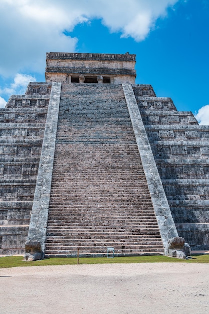 Tempel van Kukulcan in Chichen Itza