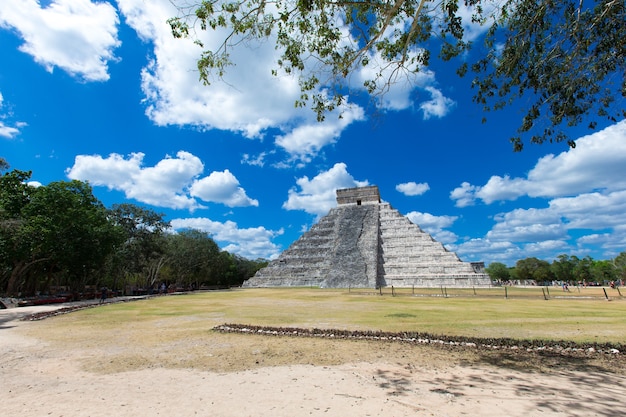 Tempel van Kukulkan, piramide in Chichen Itza, Yucatan, Mexico