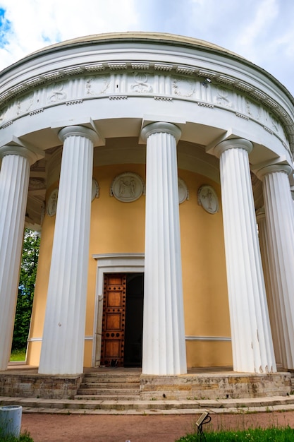 Tempel van Vriendschapspaviljoen in Pavlovsk-park Rusland