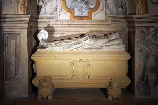 Templar malta knight tomb skull skeleton