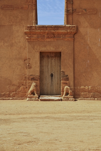 Photo the temple of amun in the desert of the sudan