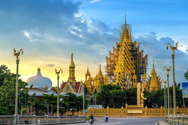 Temple is a Buddhist temple It is a major tourist attraction in Phitsanulok, Thailand.