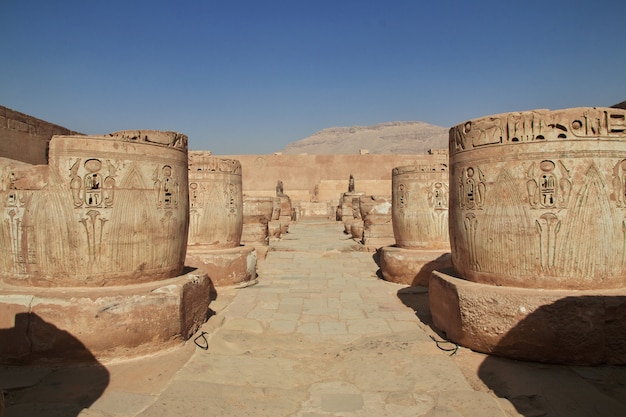 ルクソールのメディネットハブの寺院