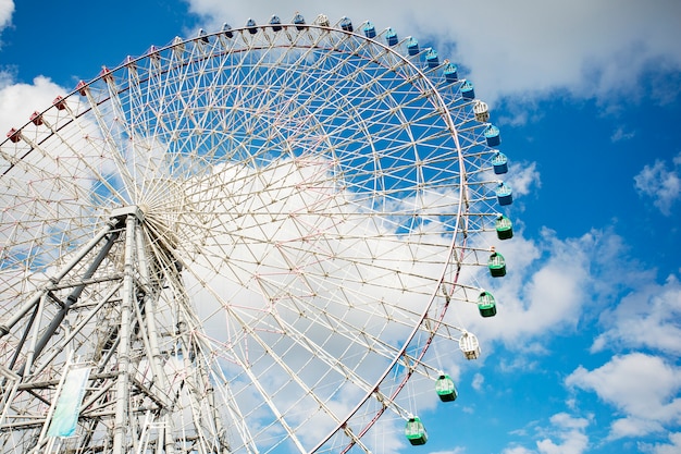 Foto tempozan ferris wheel op van de meest populaire reisbestemming in osaka, japan
