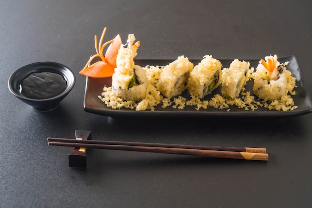 tempura garnalen sushi rollen