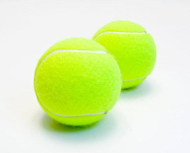 Palline da tennis isolate su white