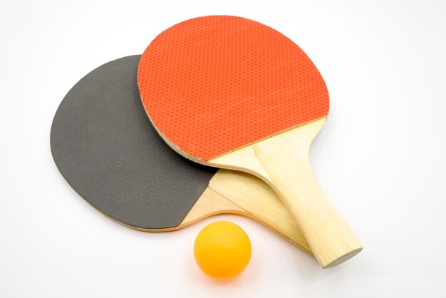 Tennisracket en pingpongbal