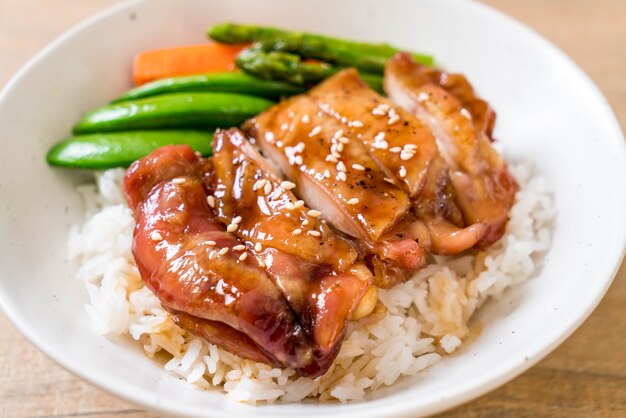 Ciotola di riso pollo teriyaki