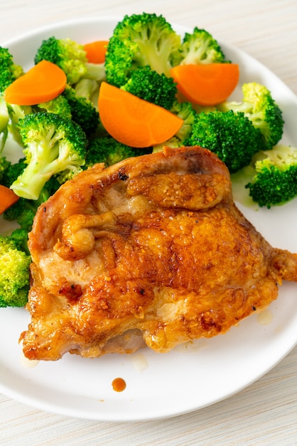 Teriyaki chicken steak with broccoli and carrot