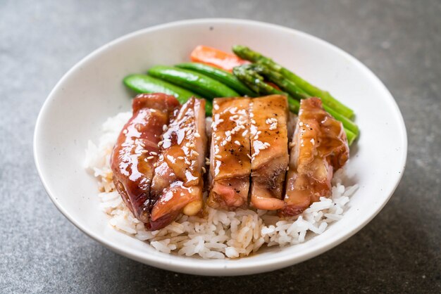 teriyaki kip rijstkom