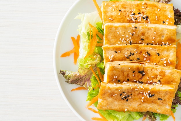 teriyaki tofu salad with sesame - vegan and vegetarian food style