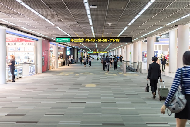 터미널 공항, 비행기와 공항과의 연결 및 번호가 g를 가리킴