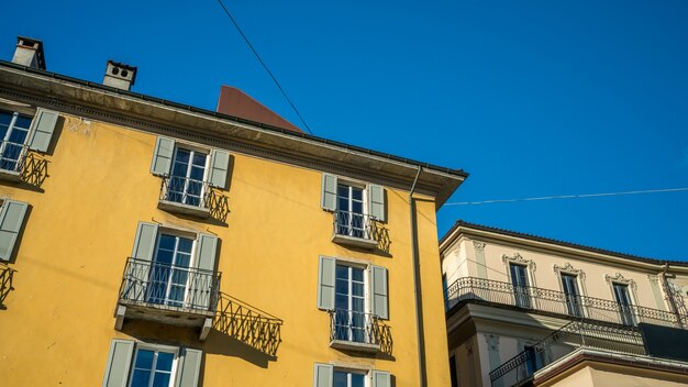 Edificio della casa con terrazza