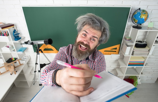 Terug naar school leren onderwijs school concept leraren dag bebaarde leraar leraar man leraar in