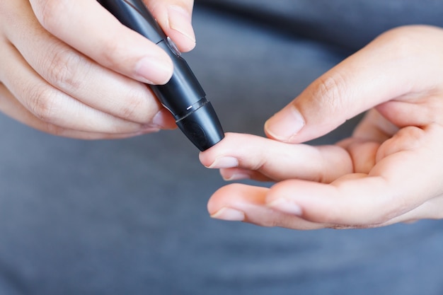 Test Blood Glucose For Diabetes in Pregnant Woman