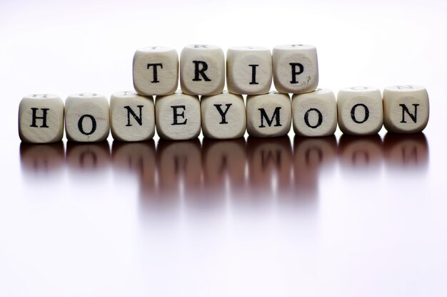 Text cube honeymoon