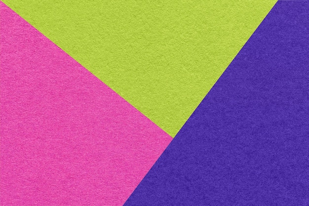 クラフト明るい紫ネイビー ブルーとグリーン シェード色紙背景マクロ ヴィンテージ抽象的な段ボールのテクスチャ