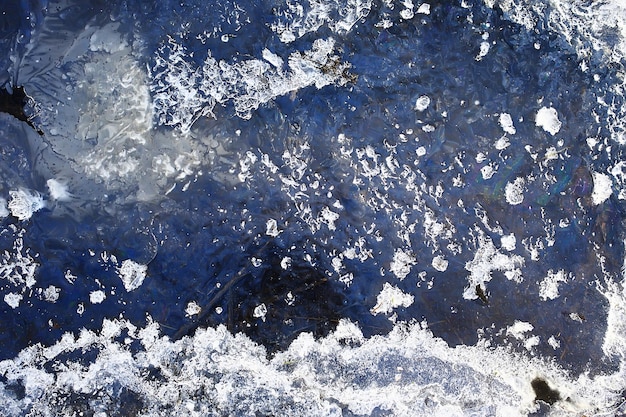 テクスチャの氷の割れ目、白い氷の結晶、冬の霜の背景