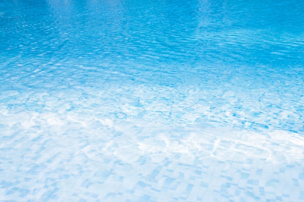 Photo texture of water in the swimming pool