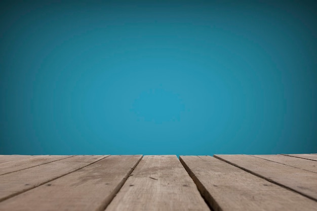 나무 판자 바닥의 질감 파란색 시멘트 벽의 빈 부분